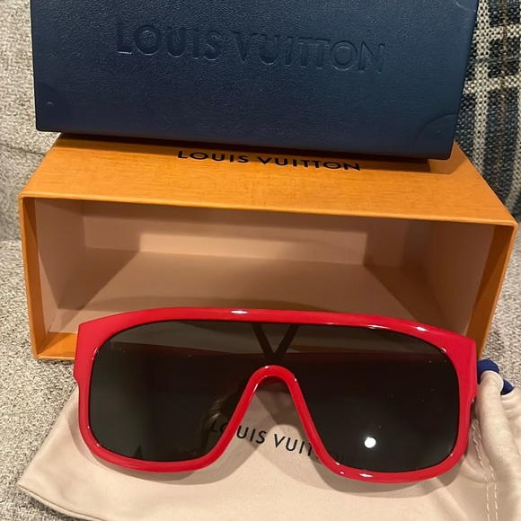 Sunglasses - Picture 1 of 6